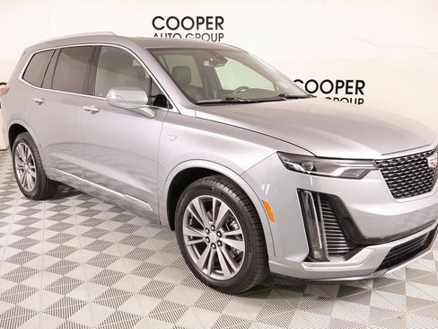 Used 2025 Cadillac XT6 Premium Luxury image 1