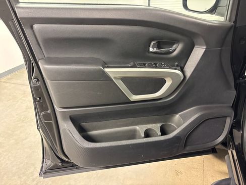 Used 2021 Nissan Titan SV w/ Accessory Utility Package image 21