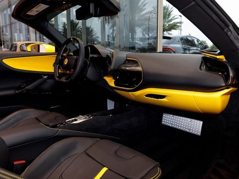 Used 2024 Ferrari SF90 Spider image 35
