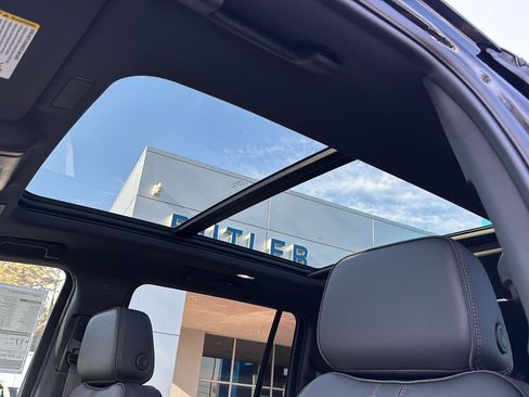 New 2026 Chevrolet Suburban RST image 27