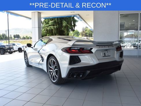 Used 2023 Chevrolet Corvette Stingray Premium Cpe w/ Z51 Performance Package RWD image 3