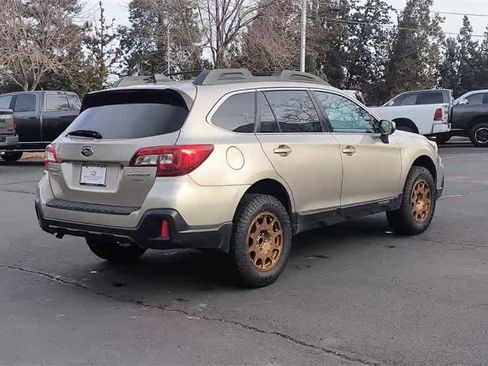 Used 2018 Subaru Outback 3.6R Limited image 8