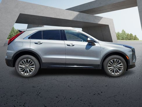 Used 2025 Cadillac XT4 Premium Luxury AWD/4WD image 7