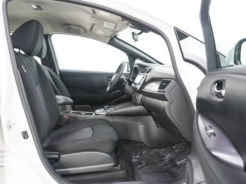Used 2025 Nissan Leaf S FWD image 11