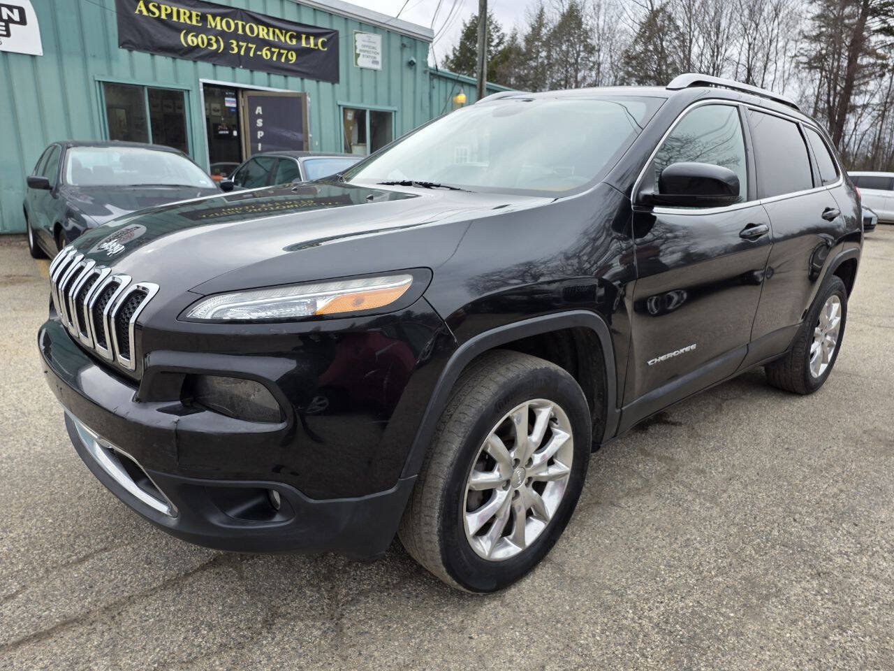 Used 2015 Jeep Cherokee Limited AWD/4WD image 3