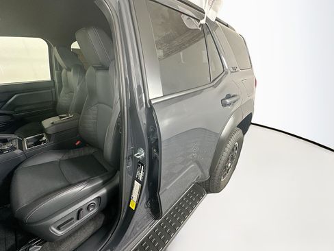 Used 2026 Toyota 4Runner TRD Off-Road Premium AWD/4WD image 12