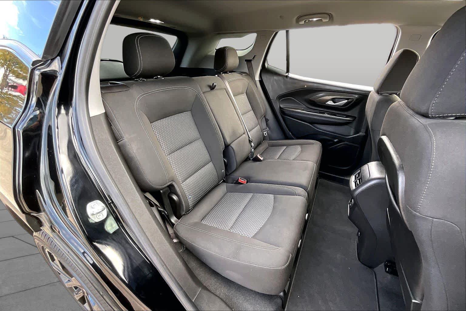 Used 2022 GMC Terrain SLE w/ Driver Convenience Package FWD image 18