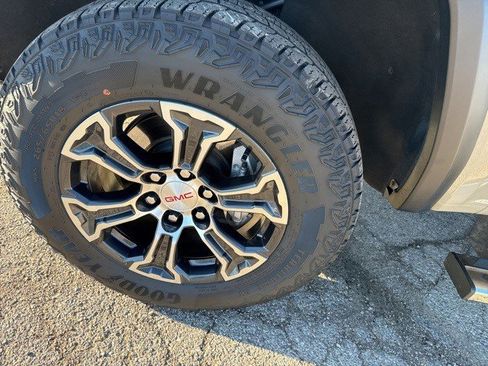 Certified 2024 GMC Canyon AT4 w/ Technology Package image 19