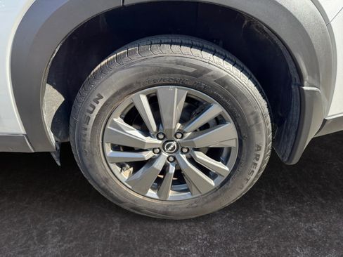 Used 2024 Nissan Pathfinder S FWD image 14