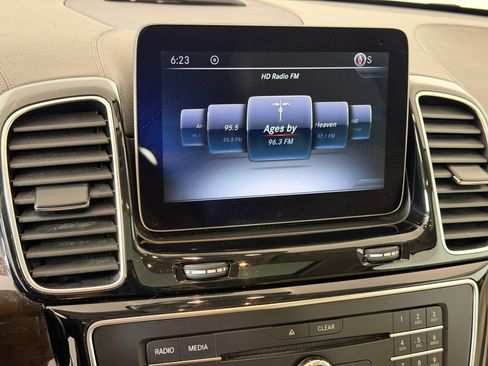 Used 2017 Mercedes-Benz GLS 450 4MATIC image 23