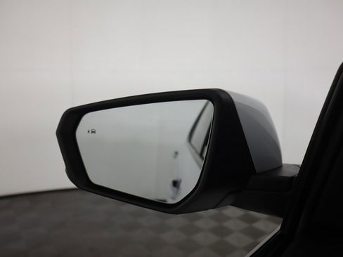 Used 2023 Chevrolet Equinox RS w/ LPO, Floor Liner Package image 36