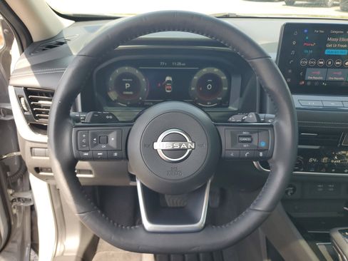 Certified 2024 Nissan Rogue SL w/ SL Premium Package FWD image 17