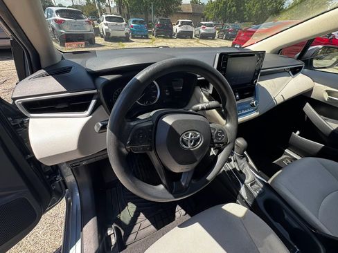 Used 2021 Toyota Corolla LE FWD image 9