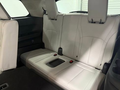 Used 2026 INFINITI QX60 Luxe w/ Family Package image 17