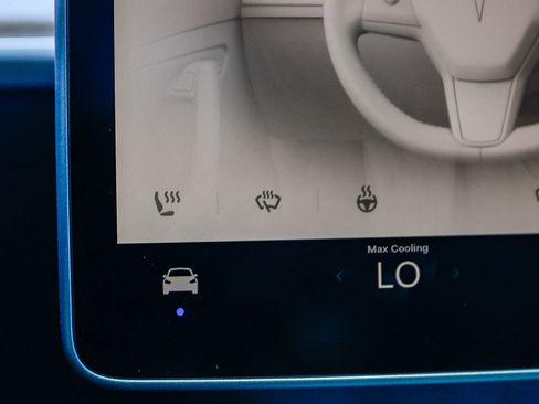 Used 2024 Tesla Model Y Performance image 26