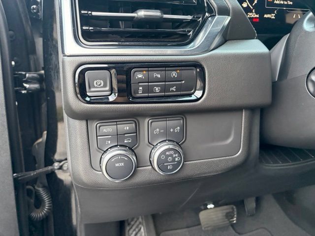 Used 2025 GMC Yukon XL Denali w/ Sun & Power Step Package AWD/4WD image 23