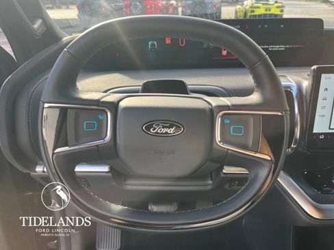 New 2025 Ford Expedition Platinum image 13