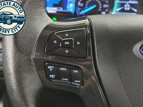 Used 2019 Ford Explorer XLT w/ Equipment Group 202A AWD/4WD image 13