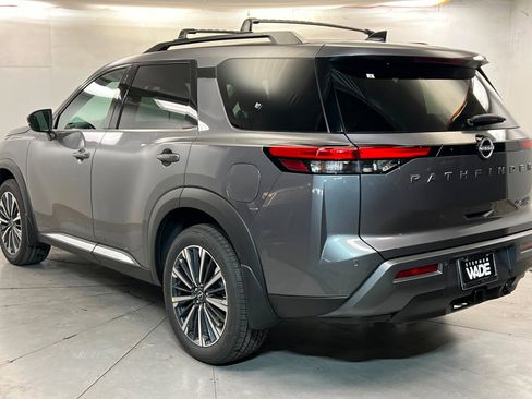 New 2026 Nissan Pathfinder Platinum AWD/4WD image 3