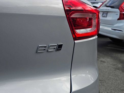 Used 2025 Volvo XC40 B5 Plus w/ Climate Package image 18