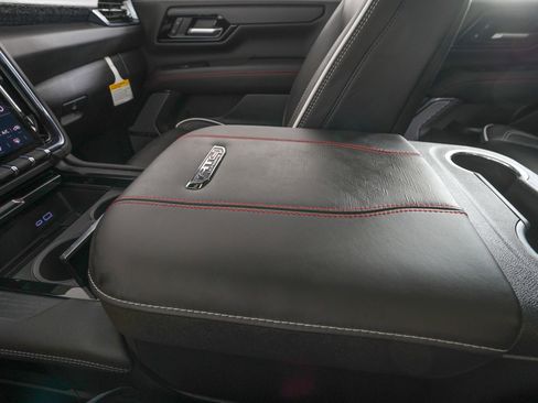 Used 2026 GMC Yukon AT4 Ultimate AWD/4WD image 30