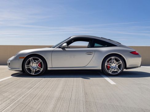 Used 2010 Porsche 911 Targa 4S AWD/4WD image 5