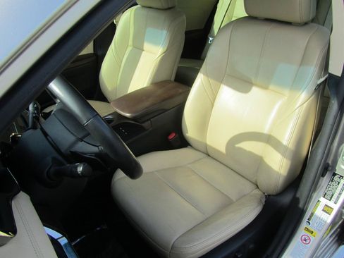Used 2015 Toyota Avalon XLE Touring FWD image 19