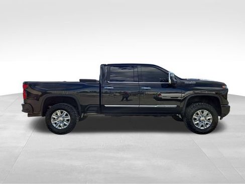 Used 2024 Chevrolet Silverado 2500 High Country w/ Technology Package AWD/4WD image 13