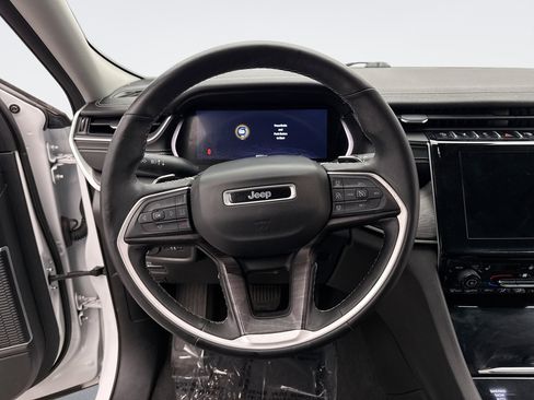 Used 2021 Jeep Grand Cherokee L Limited AWD/4WD image 12