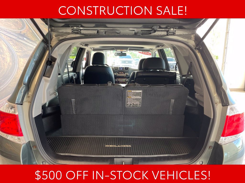 Used 2012 Toyota Highlander Limited w/ Tow Pkg AWD/4WD image 14