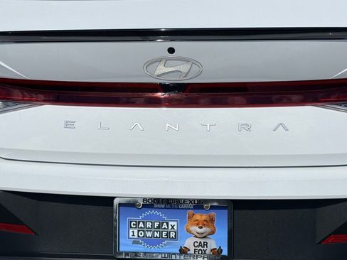 Used 2025 Hyundai Elantra Sport image 13