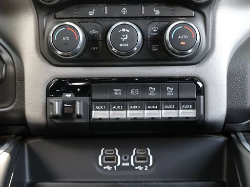 Used 2022 RAM 3500 Big Horn w/ Level C Equiment Group AWD/4WD image 26