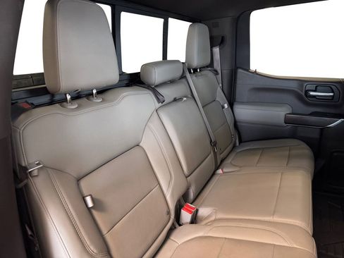 Used 2021 GMC Sierra 1500 SLT w/ SLT Premium Plus Package AWD/4WD image 18