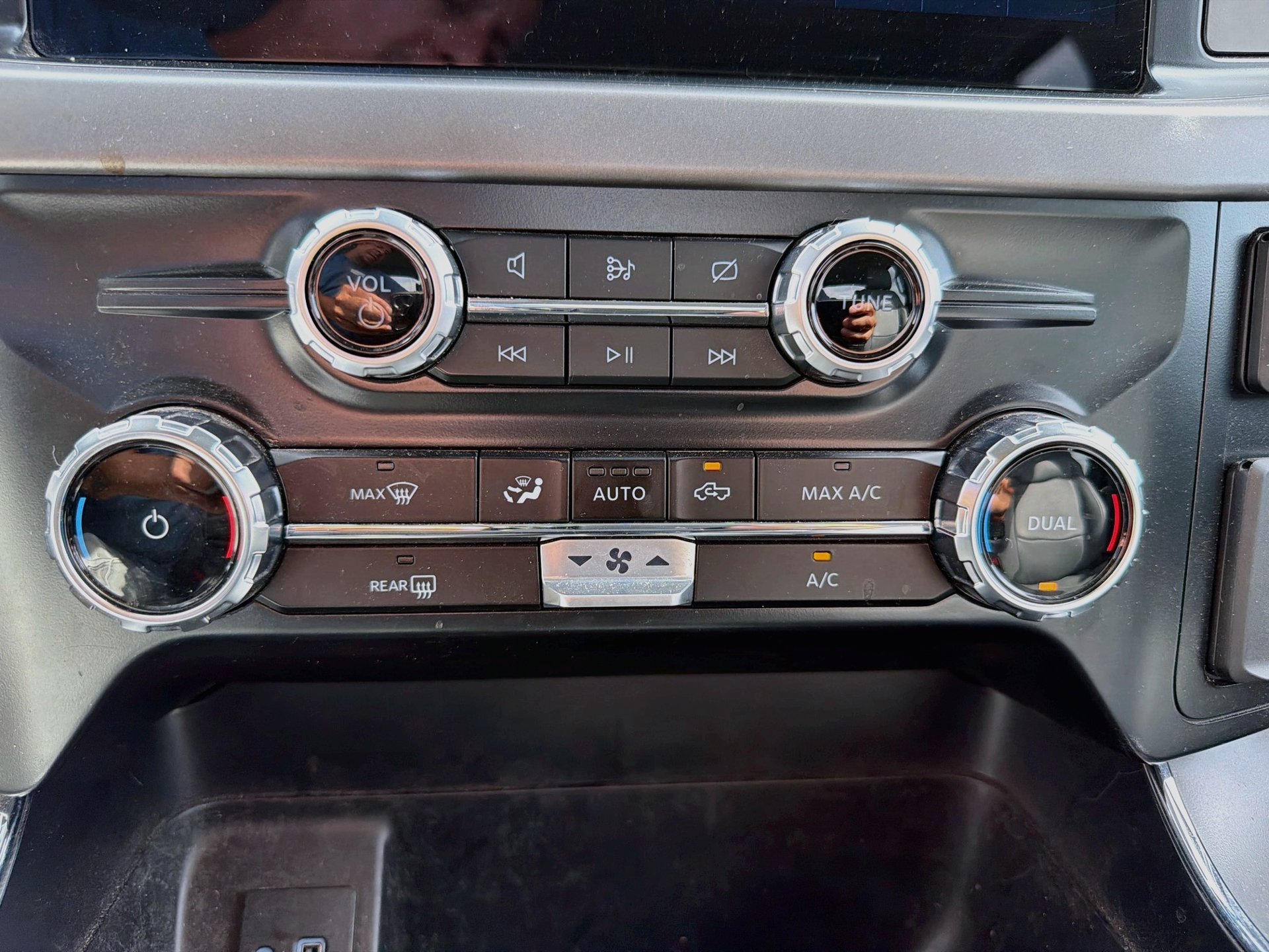 Certified 2024 Ford F150 XLT w/ FX4 Off-Road Package AWD/4WD image 19