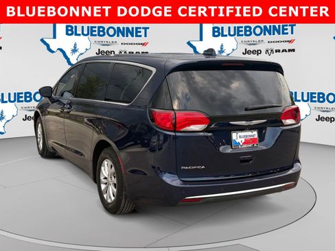 Used 2019 Chrysler Pacifica Touring Plus w/ Advanced Safetytec Group FWD image 7