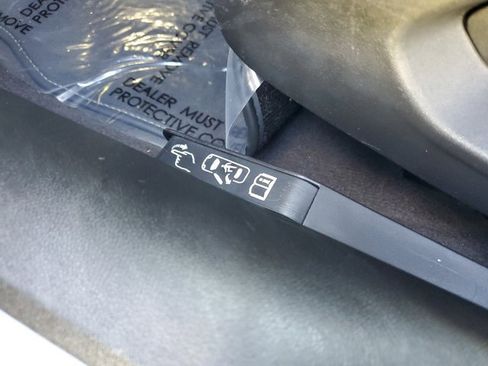 Used 2024 Chevrolet Corvette Stingray Convertible image 20