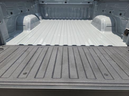 Used 2025 Chevrolet Silverado 1500 Custom RWD image 10