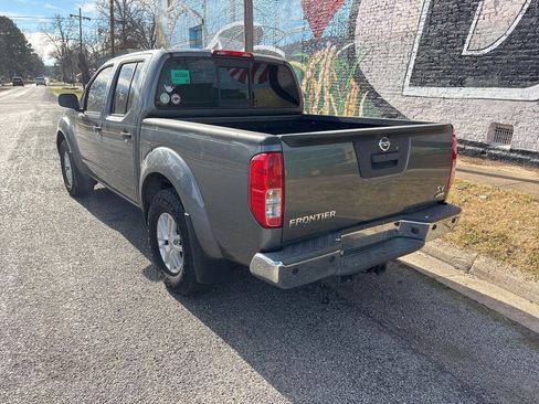 Used 2018 Nissan Frontier SV w/ Value Truck Package image 4