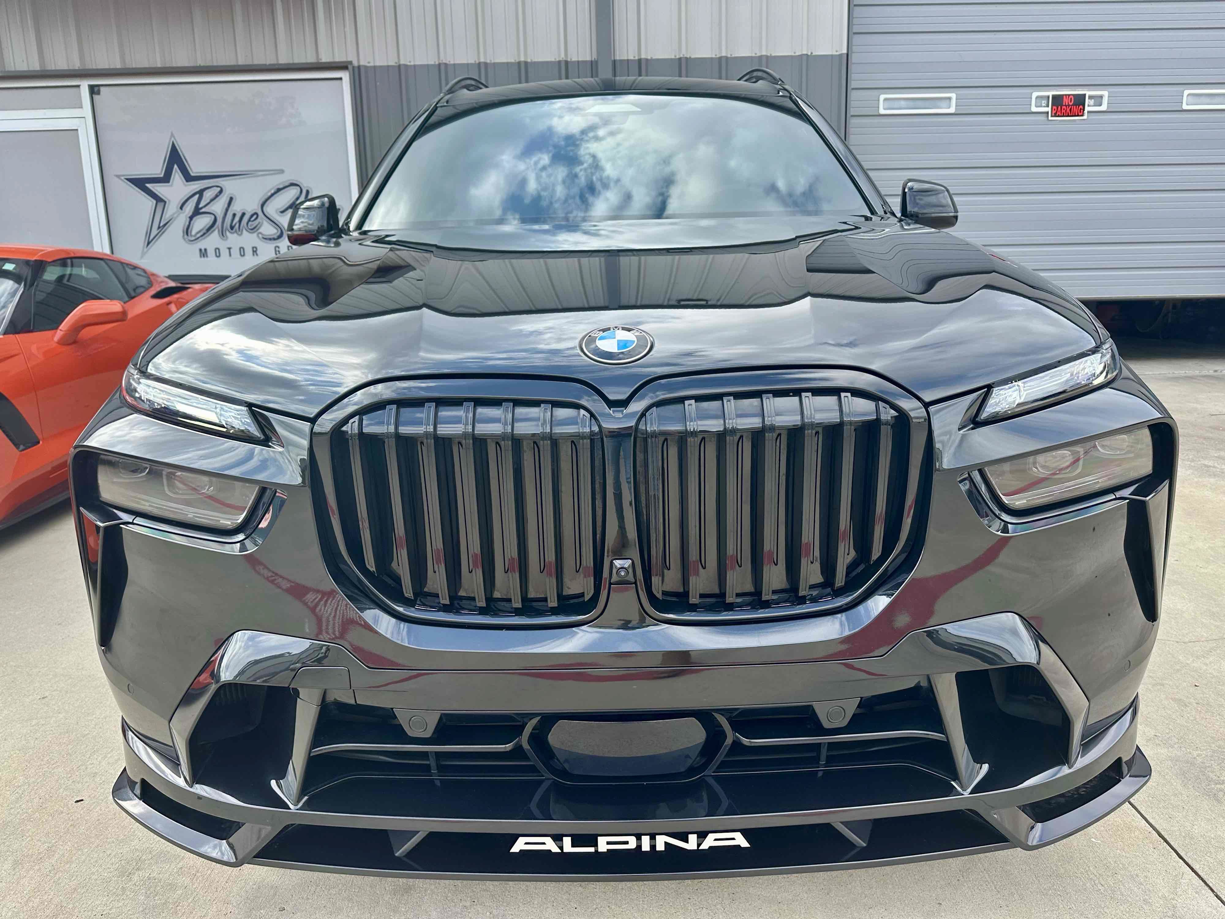 Used 2025 BMW ALPINA XB7 AWD/4WD image 3