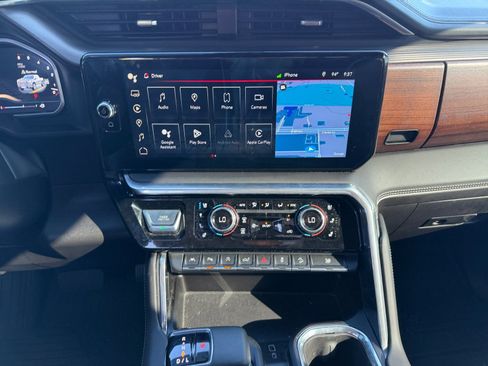 Used 2023 GMC Sierra 1500 Denali Ultimate AWD/4WD image 11