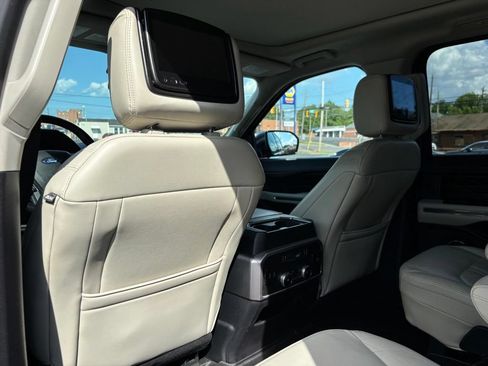 Used 2019 Ford Expedition Platinum RWD image 20