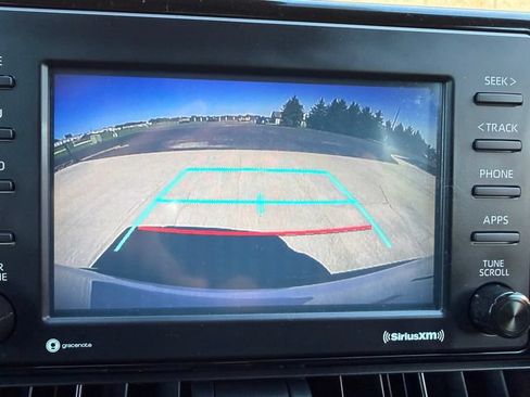Used 2020 Toyota RAV4 XLE FWD image 9