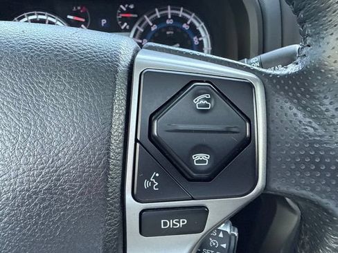 Used 2018 Toyota 4Runner Limited AWD/4WD image 18