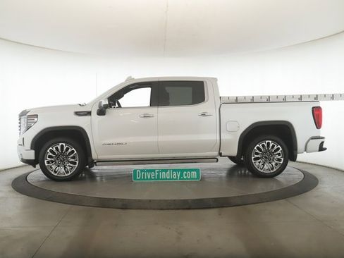 Used 2025 GMC Sierra 1500 Denali Ultimate image 9