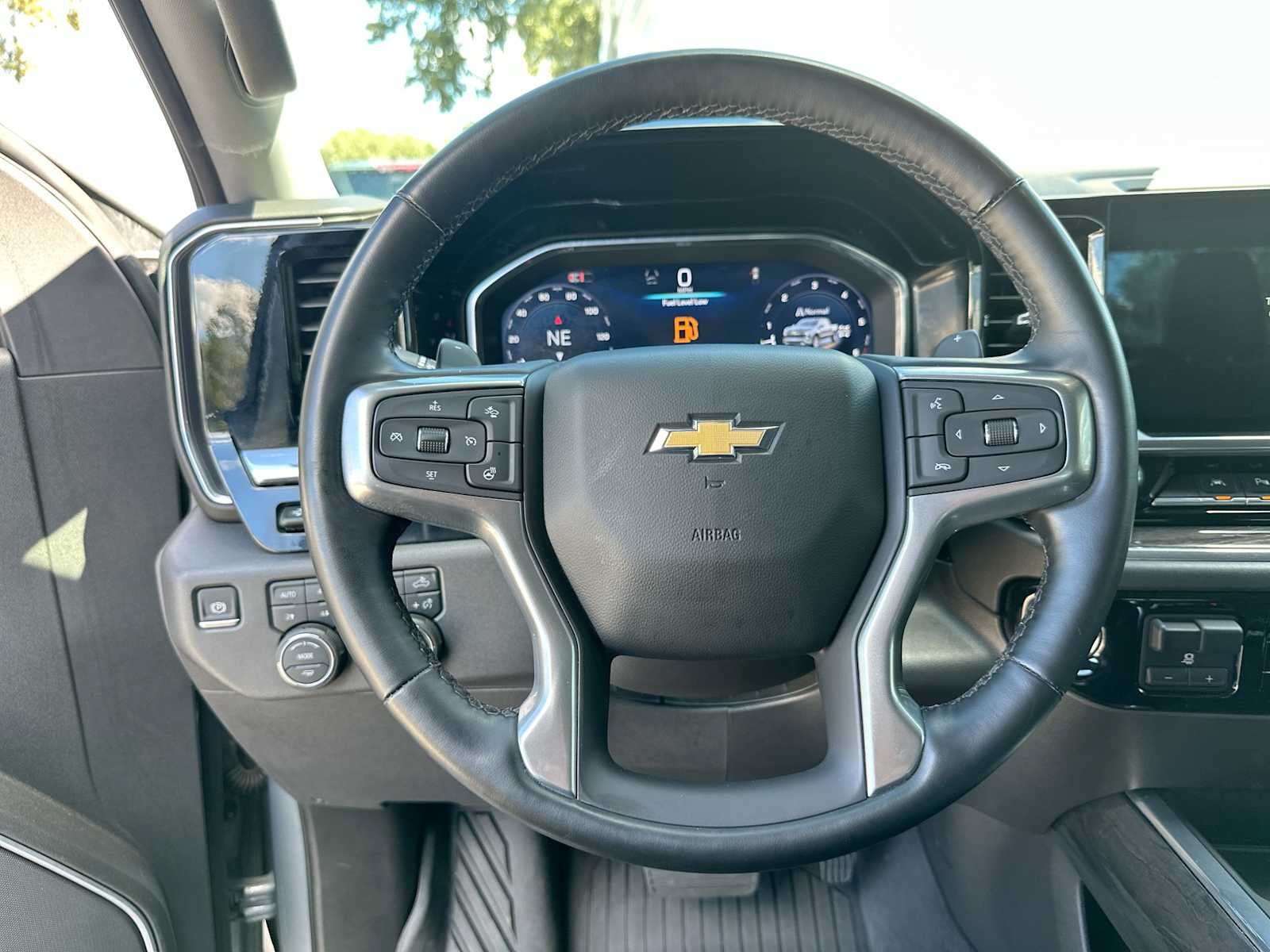 Certified 2024 Chevrolet Silverado 1500 LTZ AWD/4WD image 20