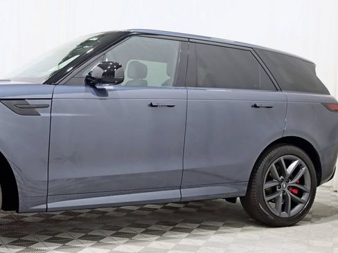Used 2024 Land Rover Range Rover Sport Dynamic SE AWD/4WD image 3