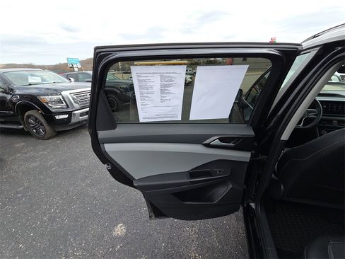 Used 2023 Volkswagen Taos SE image 26