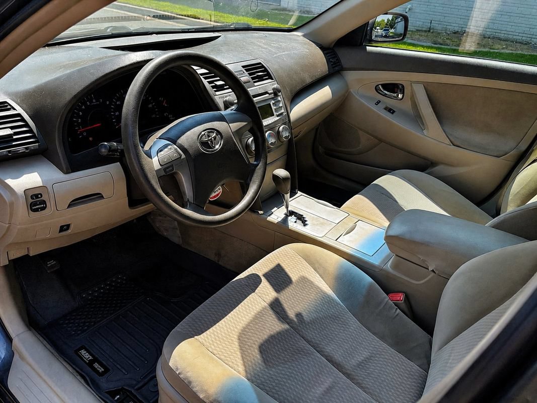 Used 2010 Toyota Camry LE FWD image 10