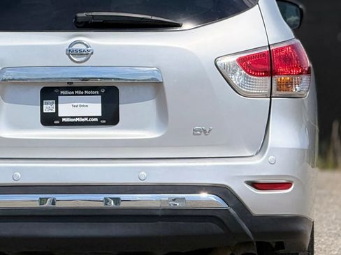 Used 2015 Nissan Pathfinder SV FWD image 14