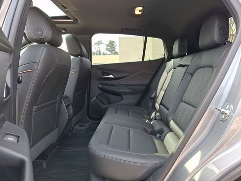 Used 2025 Buick Envista Avenir FWD image 10